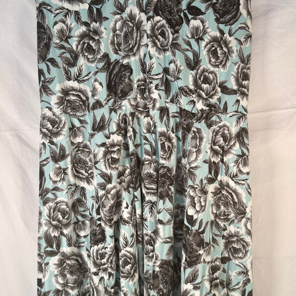 Torrid Black and White Floral Midi Sleeveless Dress size 0 0x Plus size